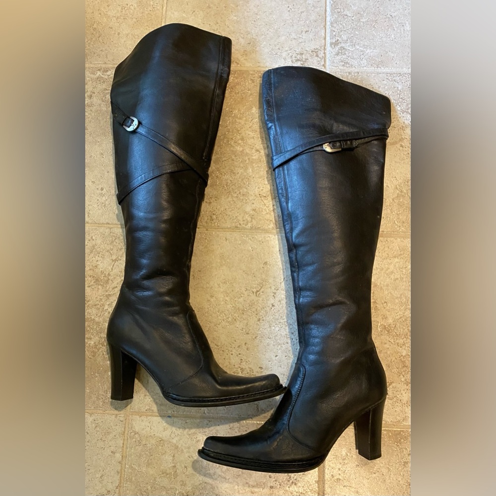 Vintage EUC Donald J Pliner "Gotcha" over the knee high heeled boots. Size 9